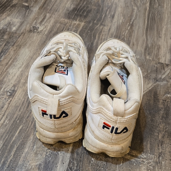 Fila Off-White Athletic Shoes - Picture 4 of 5